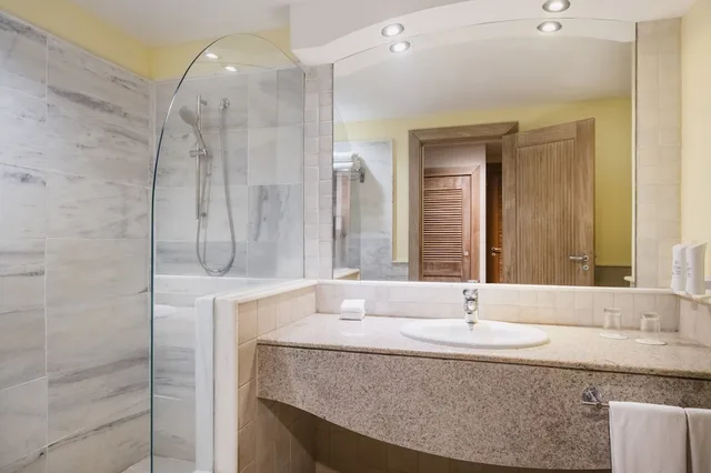 Premium, 2 Double Beds, Near the Pool، Iberostar Waves Bahia 3/3