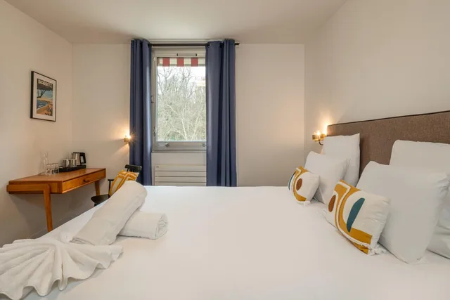 غرفة بسرير مزدوج بحمام خاص، La Coudraie - Marne La Vallee Val D Europe 3/10