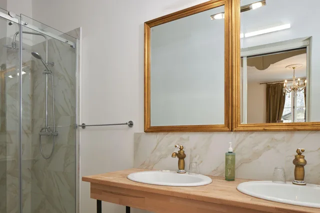 Room, Quintuple، Hotel France Et De Guise 4/4