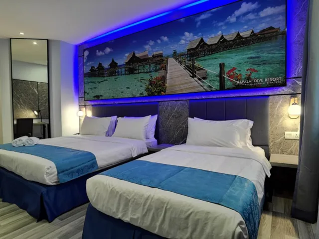 Super, Ocean, Twin Beds, Hotel 17 3/3