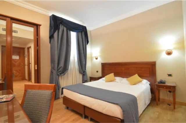 غرفة سوبيريور رباعية، Hotel Montecarlo Roma 1/4