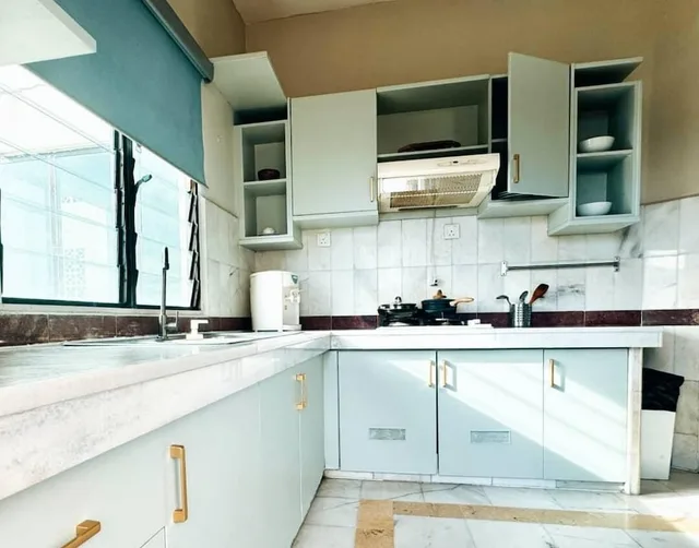 جناح ديلوكس بسرير كوين وسرير فردي بـ3 غرف نوم، Century Bay Private Residences 7/7