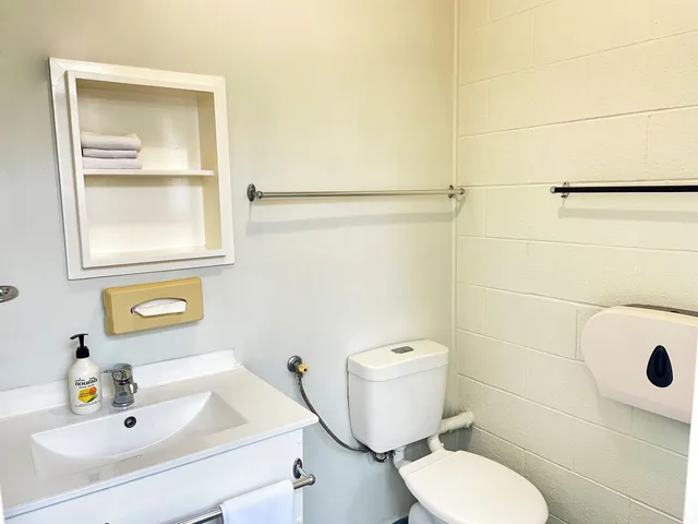 جناح جونيور بسرير كوين وسريرين فرديين بمطبخ، Mt Eden Motel 6/8