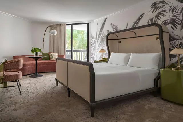 غرفة بريميوم بإطلالة على المسبح، PGA National Resort 1/1