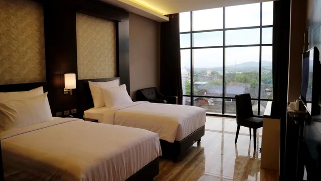 غرفة سوبيريور بسريرين، Grand Karlita Purwokerto 1/2