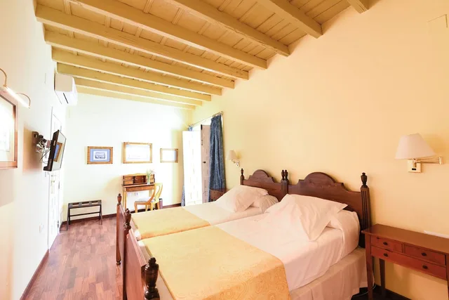 غرفة أساسية بسريرين منفصلين في الملحق، Las Casas De La Juderia Sevilla 5/10
