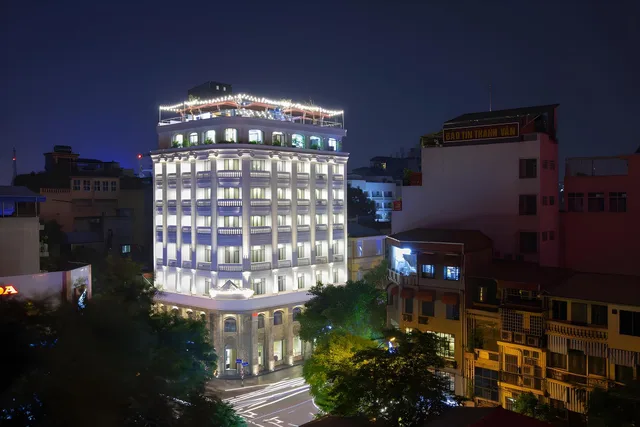 جناح جونيور عائلي، Halais Hotel 1/1