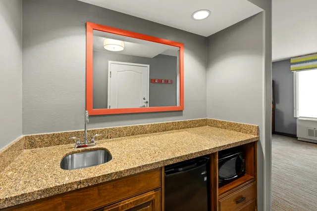 Studio, King Bed, Sofa, Hampton Inn and Suites Fairbanks 2/2