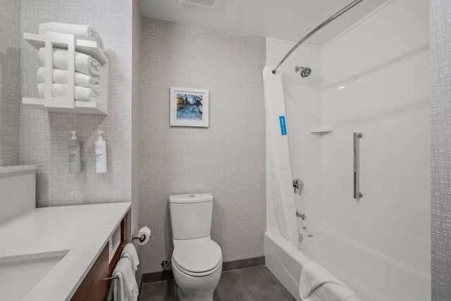 Room, King Bed, Partial View, Accessible، Hampton Inn Morro Bay 4/5