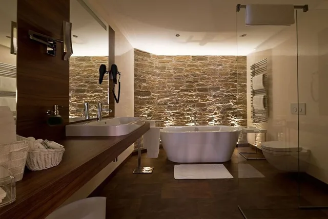 غرفة ديلوكس رباعية بسرير كينج وسرير كوين، Romantik Hotel Markusturm 9/10