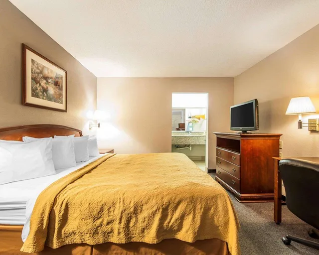 غرفة بسرير كينج، Quality Inn Ashland, KY 3/3