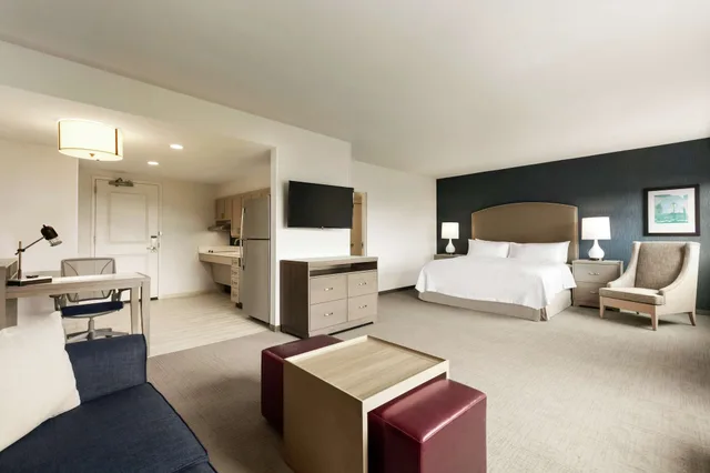 Urban, Suite, King Bed, Accessible، HOMEWOOD SUITES BY HILTON WORCESTER 1/2