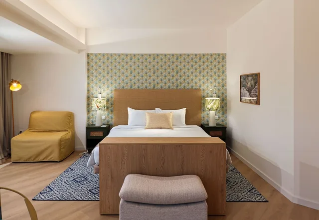 غرفة ديلوكس عائلية بسرير كوين بإطلالة على الحديقة مع أريكة، Leonardo Kolymbia Resort 5/10