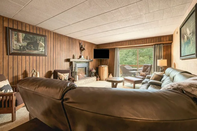 2 Bedrooms, Condo, Mountain, Deluxe, Villa, Queen and Twin Beds, Seven Springs Resort 3/7