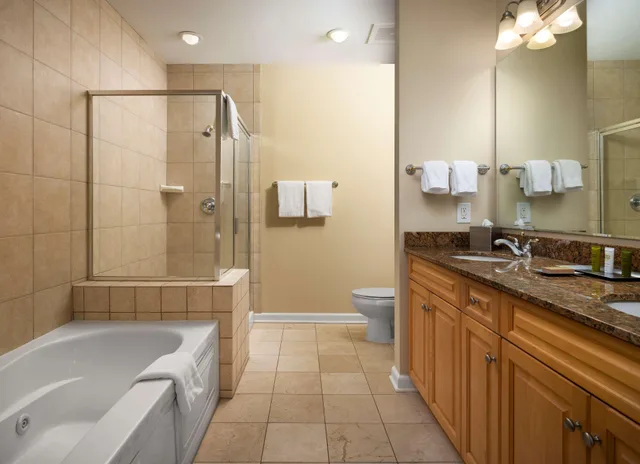 2 Bedrooms, Condo, 1 King or 2 Queen Beds, Ocean View, Royale Palms Condominiums 6/6