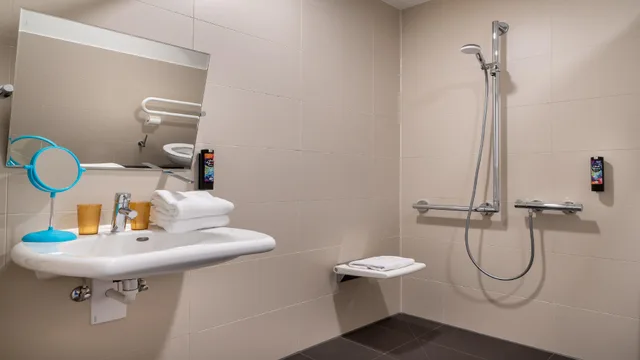 غرفة بسرير كوين لذوي الإعاقة، Holiday Inn - the niu, Ridge Halle Central Station, an IHG Hotel 7/10