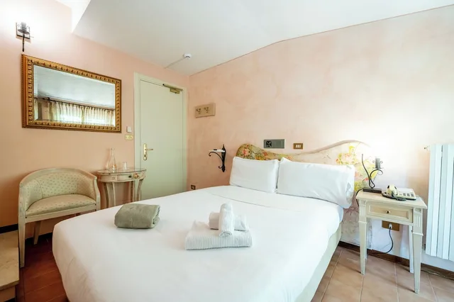 غرفة أساسية بشرفة مفردة بسرير كوين، Hotel Serenella 3/4