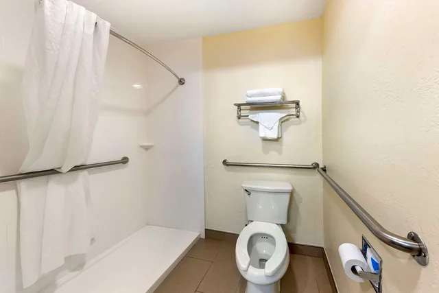 Suite, 2 Queen Beds, Sofa, Accessible, Best Western Greentree Inn & Suites 3/3