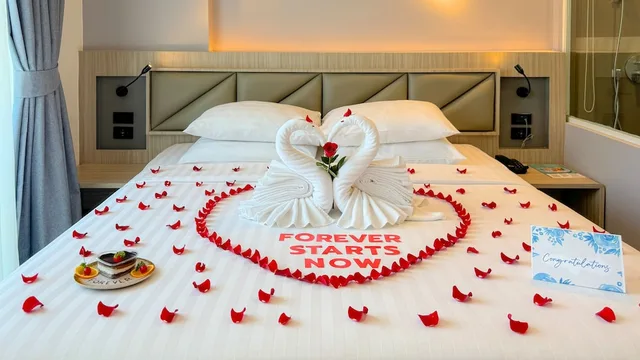 غرفة ديلوكس بسرير كينج بإطلالة على المدينة بشرفة، Clarian Hotel Beach Patong 10/10