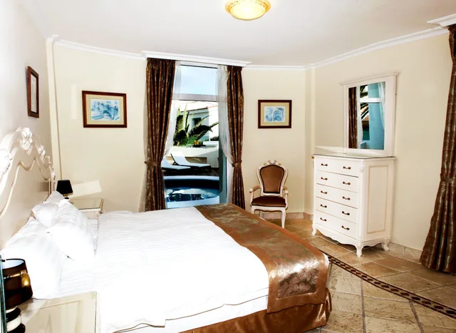 جناح ديلوكس بسريرين كينج بغرفتي نوم بمسبح خاص، Flamingo Suites 3/9