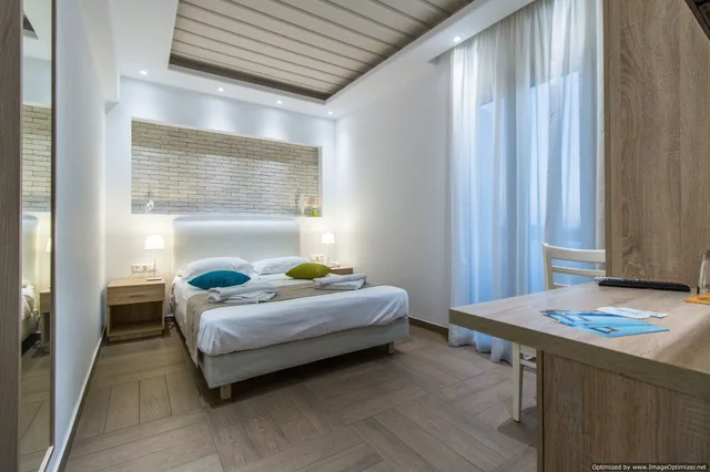 غرفة سوبيريور بسرير كوين، Polis of Naxos 6/10