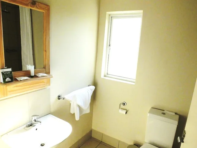 غرفة قياسية بسريرين منفصلين، Premier Splendid Inn Bayshore 4/6