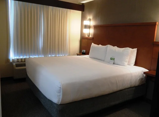 غرفة بسرير كينج مع أريكة، Hyatt Place Corpus Christi 1/3