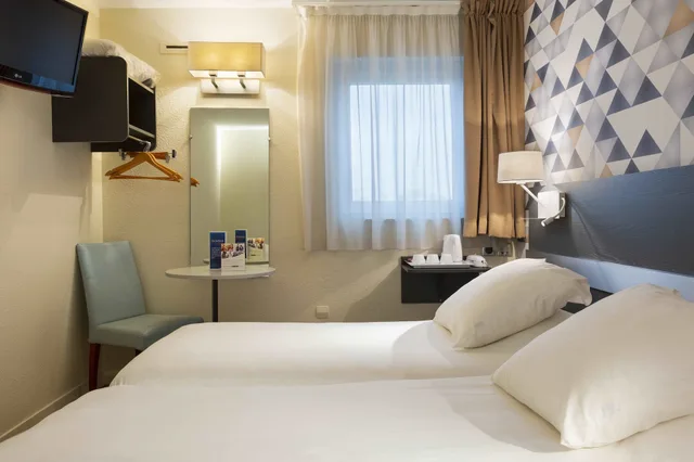 غرفة قياسية بسريرين منفصلين، Comfort Hotel Paris Porte d Ivry 7/10