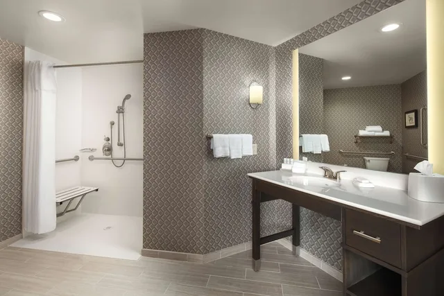 جناح بسرير كينج بإطلالة على المدينة بحوض استحمام لذوي الإعاقة، Homewood Suites By Hilton Teaneck Glenpointe 5/5