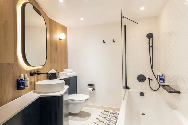 غرفة ديلوكس ركنية بسرير كينج، Dorsett Canary Wharf 2/2