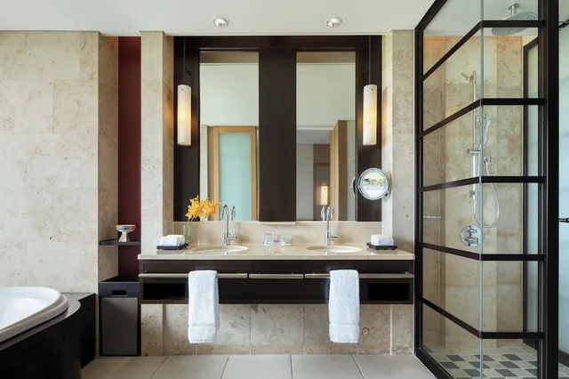 room, 2 double beds, pool access, ground floor، The Ritz Carlton Okinawa 9/9