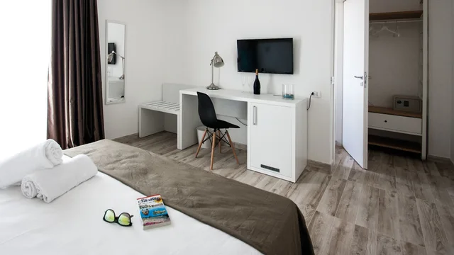 غرفة ديلوكس بسرير مزدوج بشرفة، Amada Hotel Siracusa 1/1