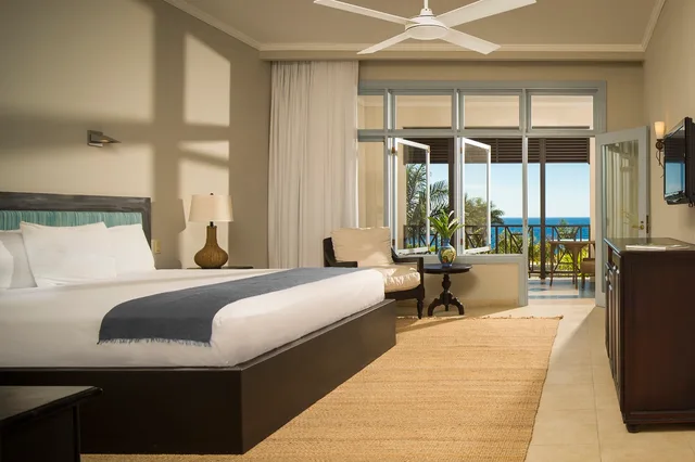 Junior Suite, The Cliff Hotel 2/2