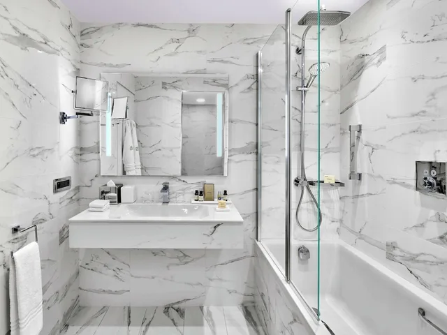 Riviera, Suite, 2 Double Beds, King or Double Bed, Sea View، Fairmont Monte Carlo 8/8