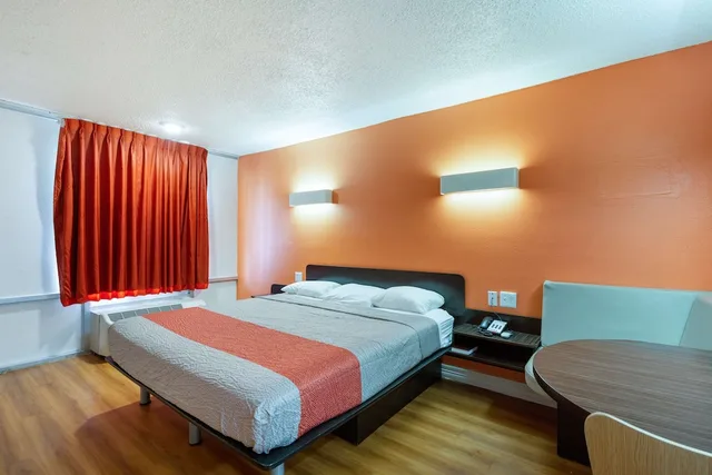 غرفة ديلوكس بسرير كينج للمدخنين، Motel6 Houston Tx East 3/9