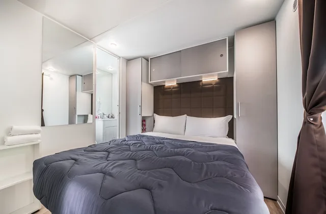 بنغل سوبيريور بسرير مزدوج وسرير فردي وسرير بطابقين بغرفتي نوم، Hu Park Albatros Village 6/7