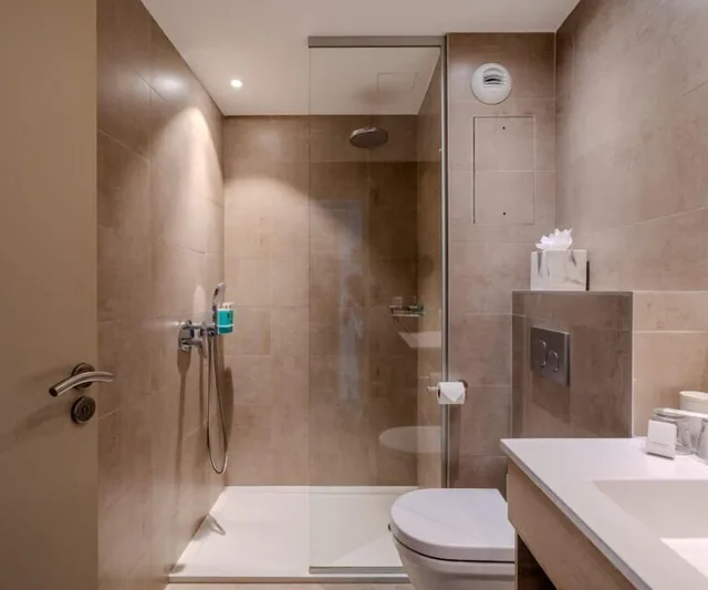 غرفة قياسية بسرير كوين بإطلالة على البحر، La Villa Douce 6/7