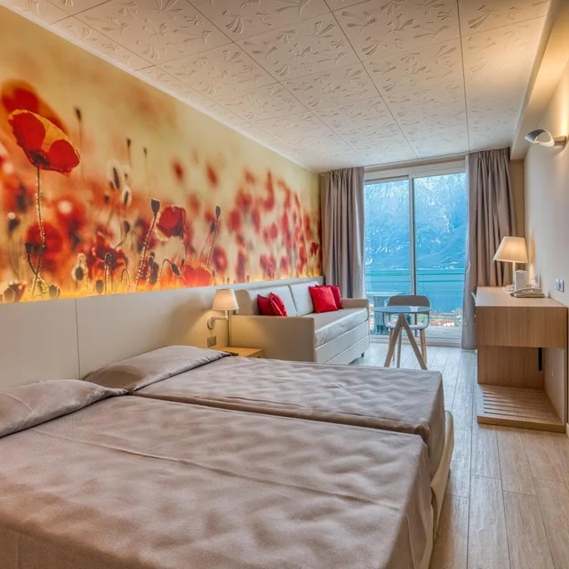 Panoramic, Double or Twin Bed, Hotel Cristina 7/10