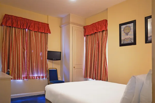 غرفة قياسية رباعية، OYO Langford Hotel, Brighton & Hove 1/4