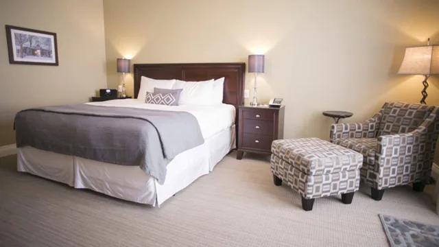 Adjoining, Premium, King Bed, 124 on Queen Hotel & Spa 2/3