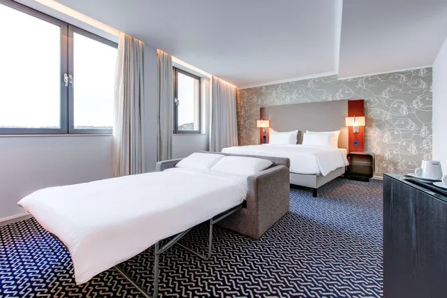 Family, Sea View, Radisson Blu Waterfront Hotel, Jersey 5/6