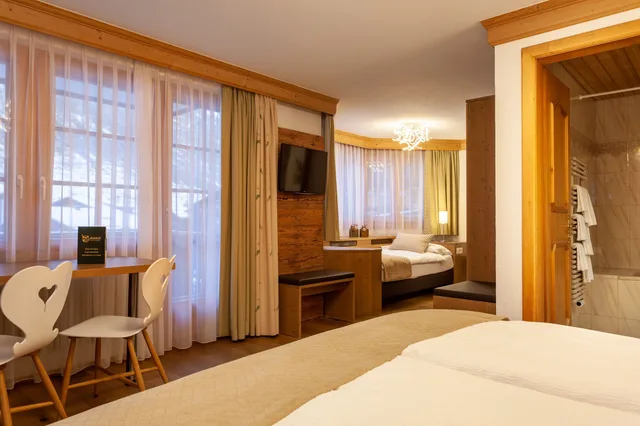 غرفة ثلاثية بثلاثة أسرّة، Hotel Jaegerhof 5/9