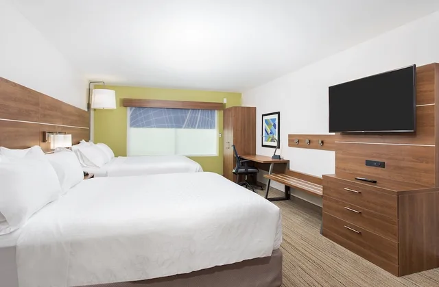 غرفة قياسية بسريرين كوين، Holiday Inn Express Williamsburg 2/4