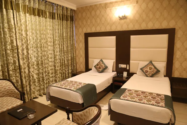 غرفة بريميوم بسرير مزدوج، Amar Inn 3/3