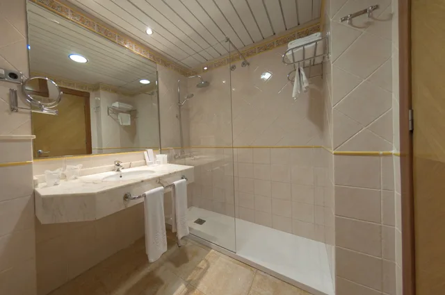 جناح جونيور بإطلالة على المسبح، La Laguna Spa And Golf 4/5