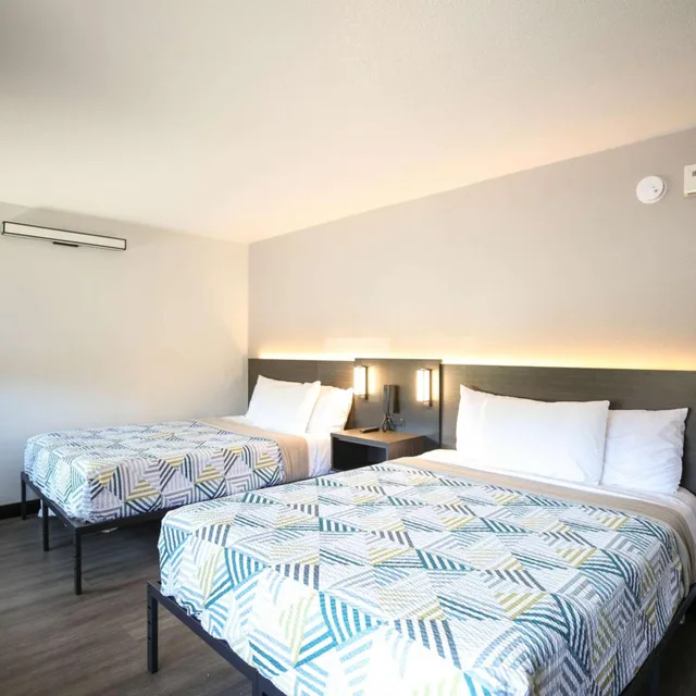 غرفة بسريرين كوين لذوي الإعاقة، Motel6 Sacramento, CA - Old Sacramento North 1/8
