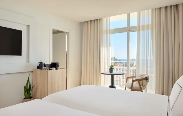 Supreme، Melia Lloret De Mar 9/10