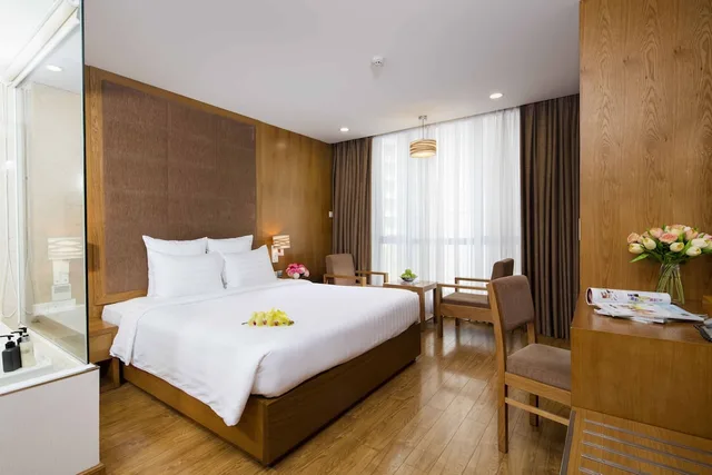 غرفة بريميوم بسرير كينج بحوض استحمام، Paradise Saigon Boutique Hotel 2/7
