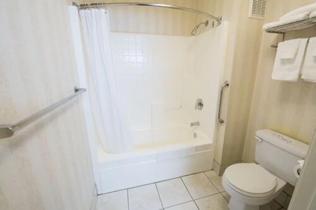 جناح جونيور بسريرين كوين، Murphys Suites 5/5