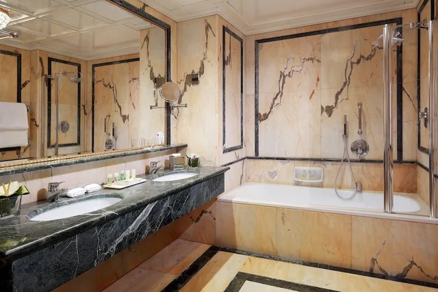 جناح جونيور بسرير كينج، Westin Palace Milan 2/2